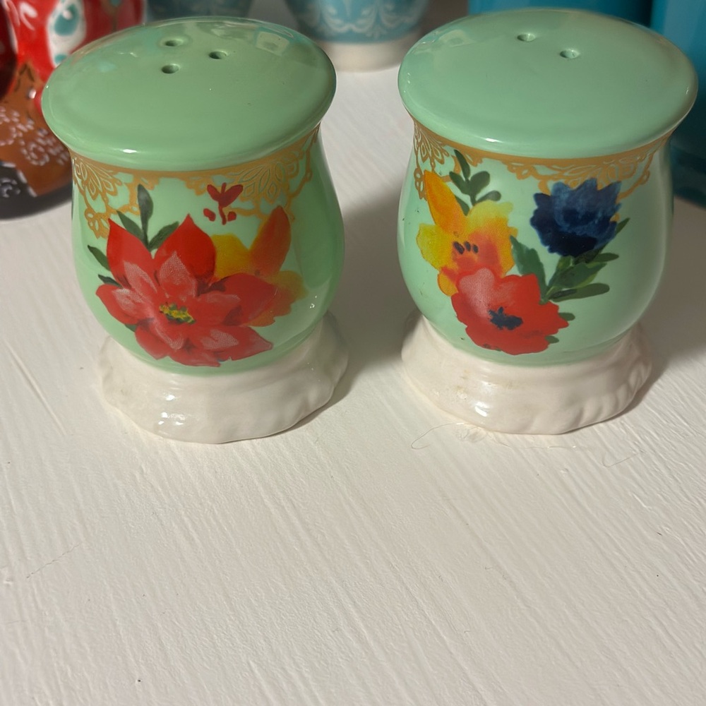 Pioneer Woman Floral Ceramic Salt and Pepper Shakers